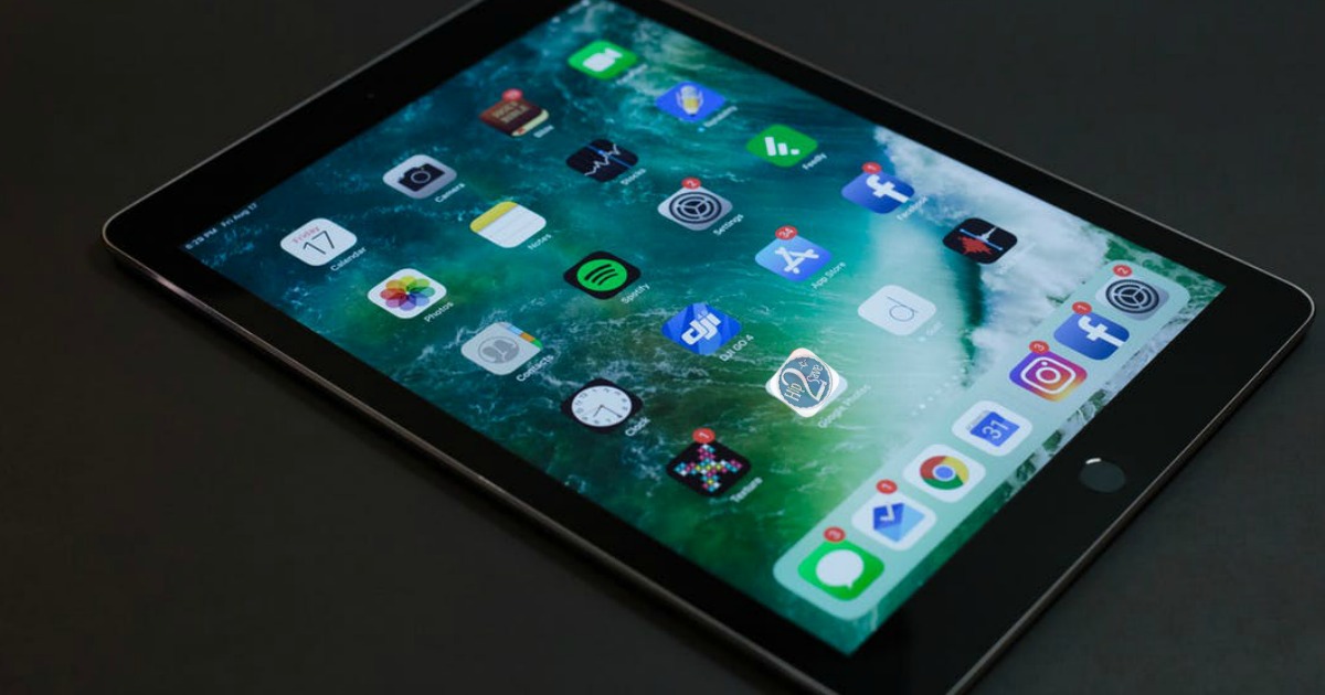 Staples Apple 9.7" iPad 6th Generation Only 289 Shipped