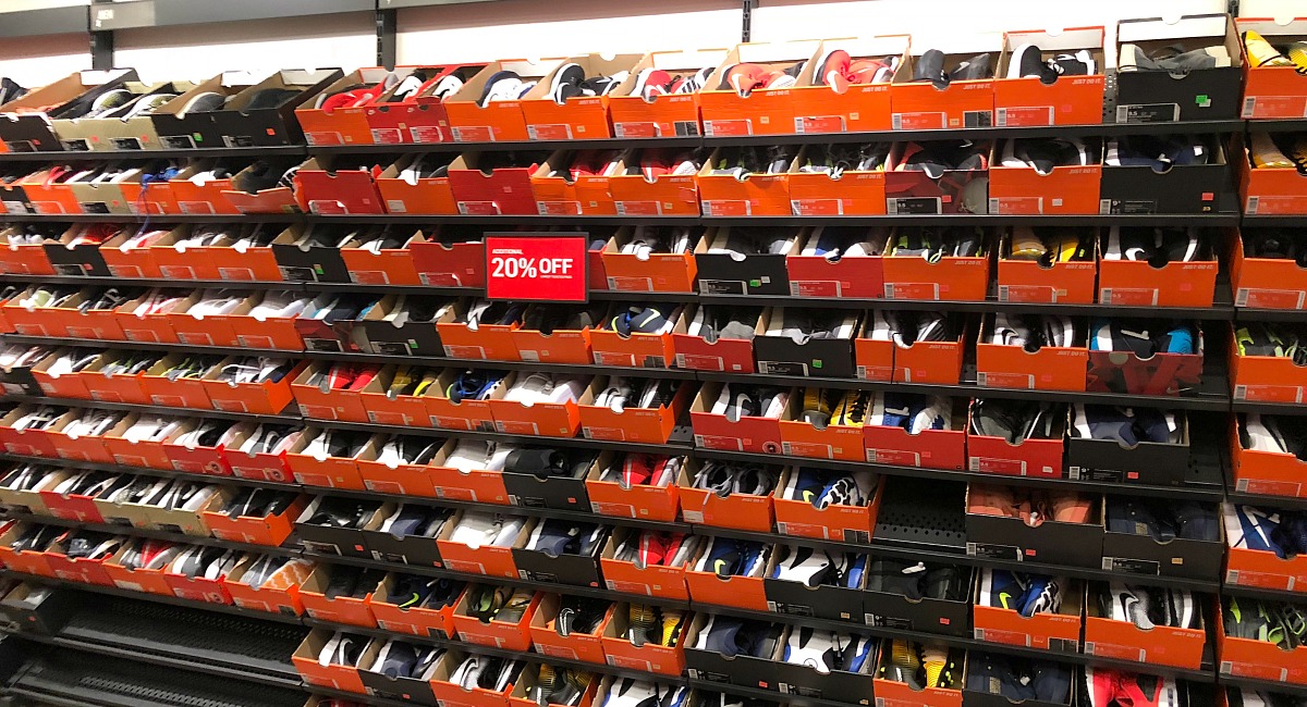 nike best deals and shopping tips – selection on nike clearance wall at outlet