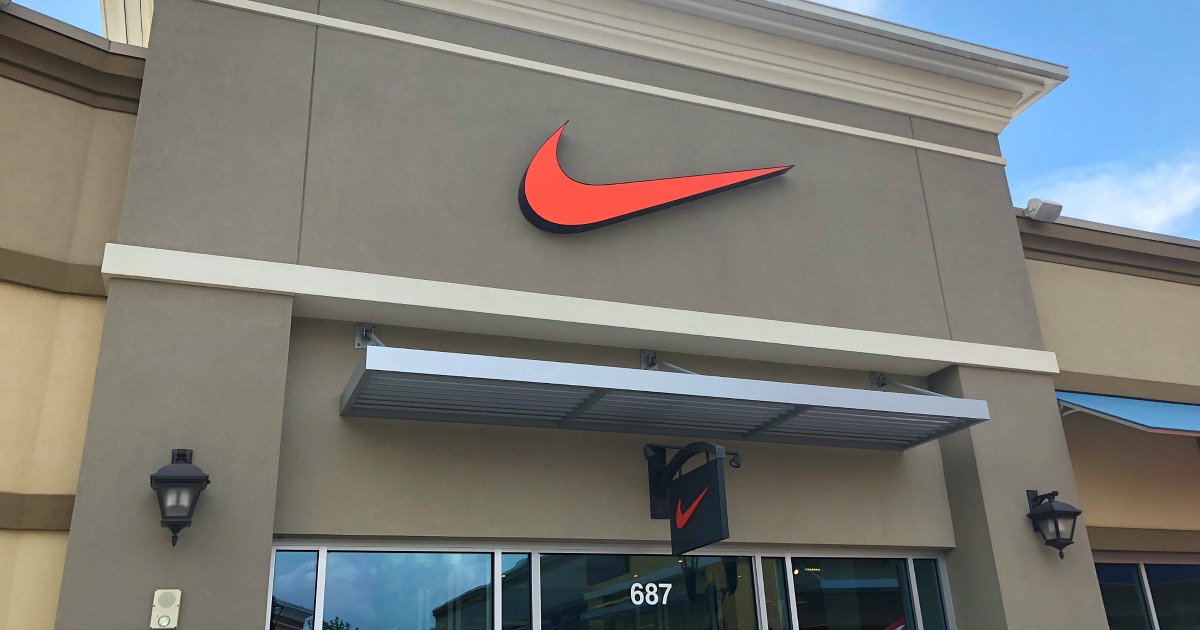 nike best deals and shopping tips – nike store front outside