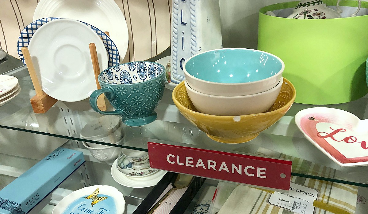 TJ maxx and HomeGoods finds— clearance shelf with bowls and other dishware