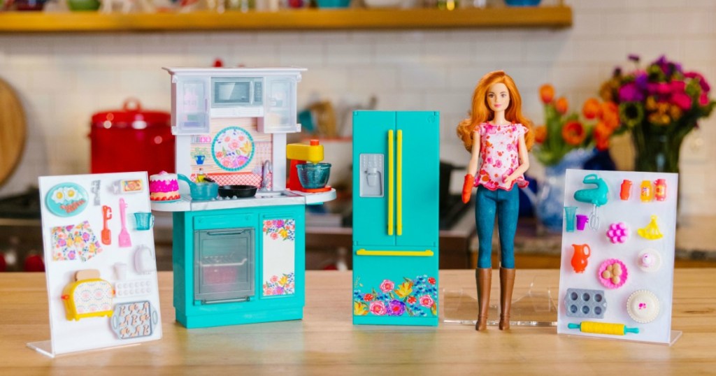 Barbie Pioneer Woman Ree Drummond Kitchen Playset with Cooking Chef Doll