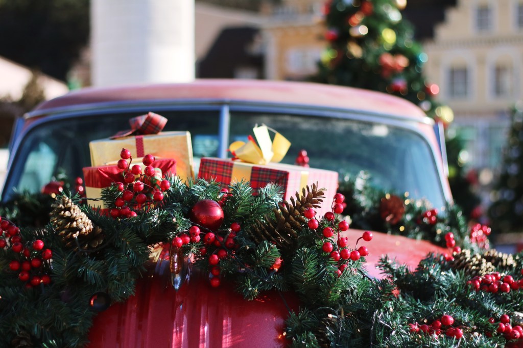 earn money for Christmas with Lyft and Uber