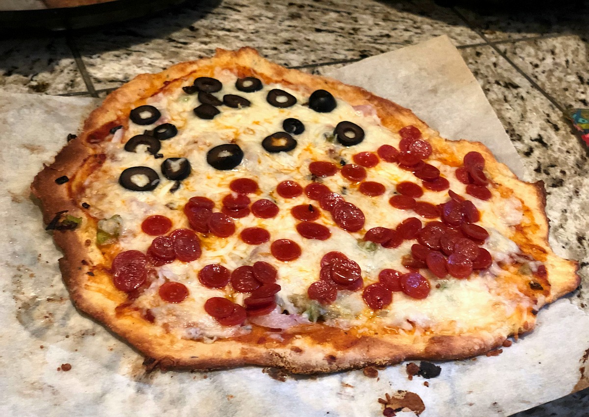 vegetarian meal planning tips for a meat-loving family – homemade pizza