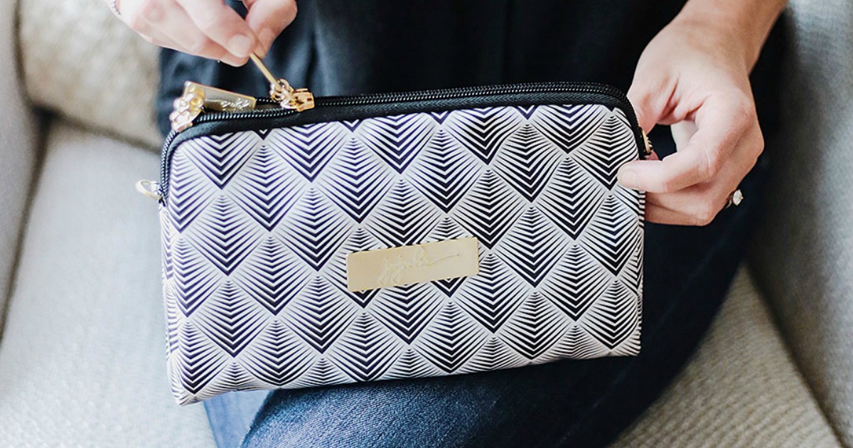 jujube diaper clutch