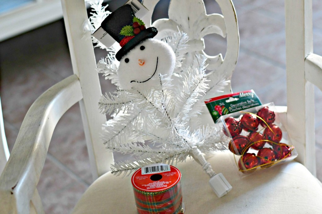 3 Easy DIY Dollar Tree Christmas Centerpieces Hip2Save