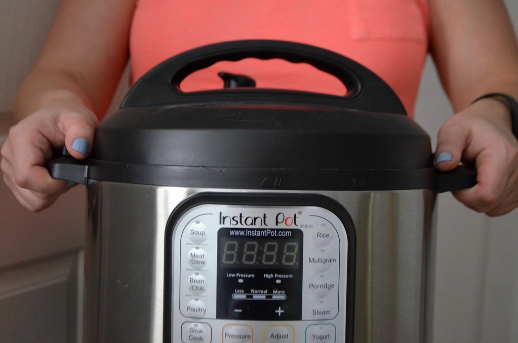 Amazon Instant Pot DUO 6Quart 7in1 Pressure Cooker Only 69.95 Shipped