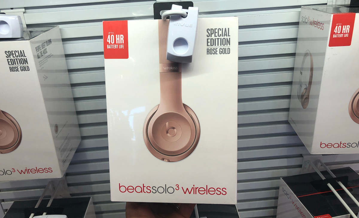 last-minute deals great gifts – beats solo3 dr dre wireless headphones luxury gift guide