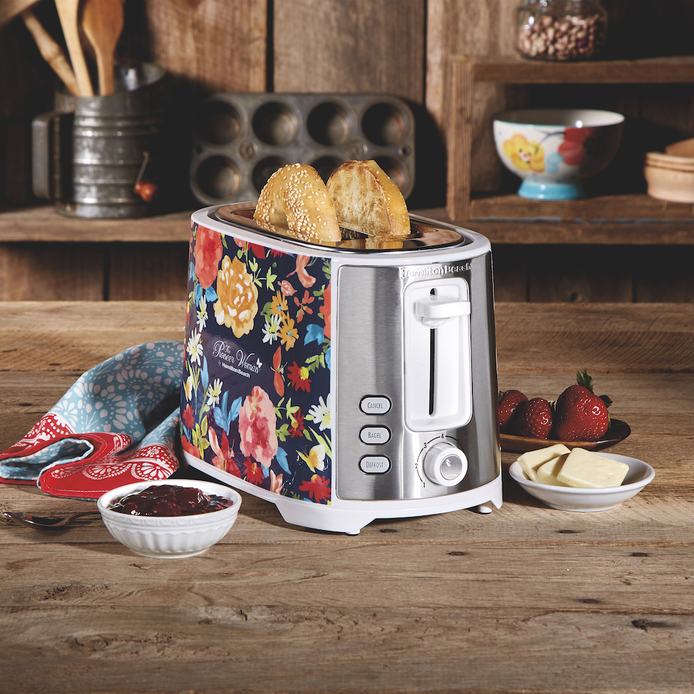 https://hip2save.com/wp-content/uploads/2018/12/Pioneer-Woman-Extra-Wide-Slot-2-Slice-Toaster-Fiona-Floral1.jpeg?resize=1000%2C1000&strip=all