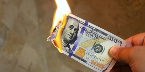 10 Easy & Creative Ways to Stop Wasting Money This Year