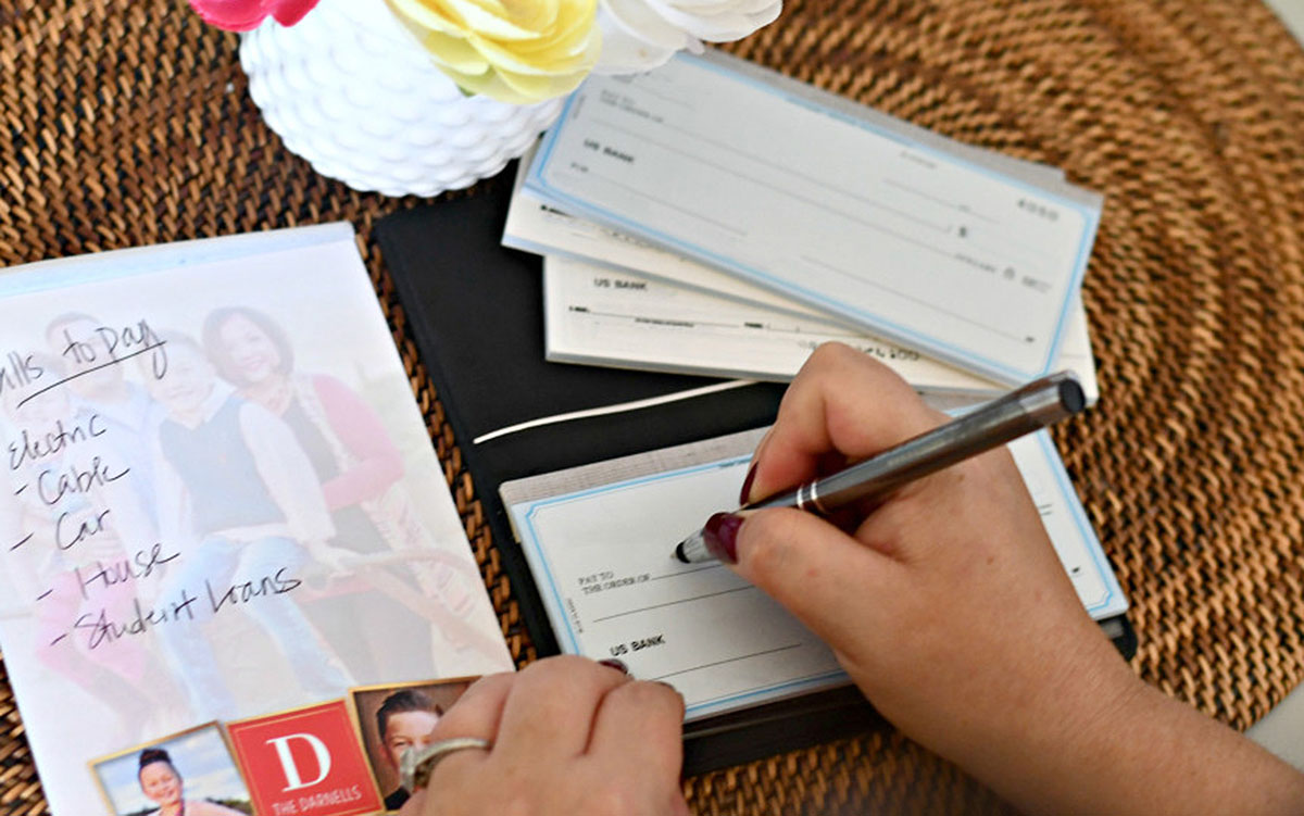 custom checks deal + free address labels – Lina writing a check