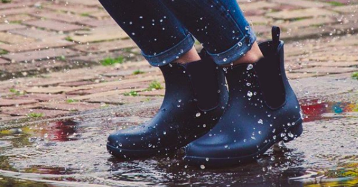 crocs women's freesail chelsea rain boot