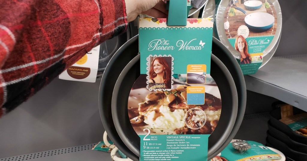 https://hip2save.com/wp-content/uploads/2019/02/The-Pioneer-Woman-Pw-Ns-119-Skillet-Turq.jpg?resize=1024%2C538&strip=all