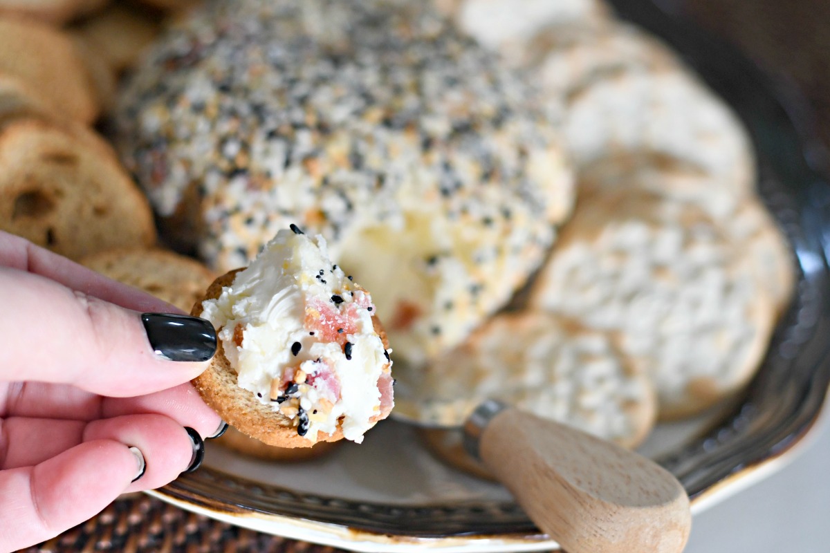 cracker with everything but the bagel cream cheese ball 
