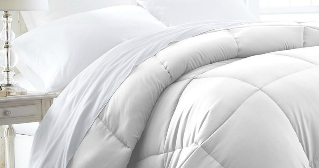 Linens & Hutch Solid Down Alternative Comforter