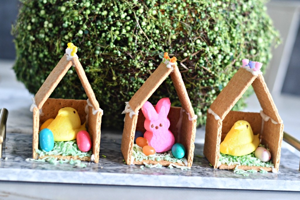 finished kids' craft - Easter Peeps Houses as seasonal decor on a tray 