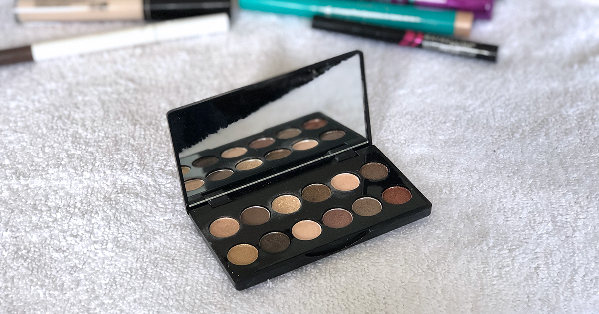emily's makeup bag — sleek makeup eyeshadow palette