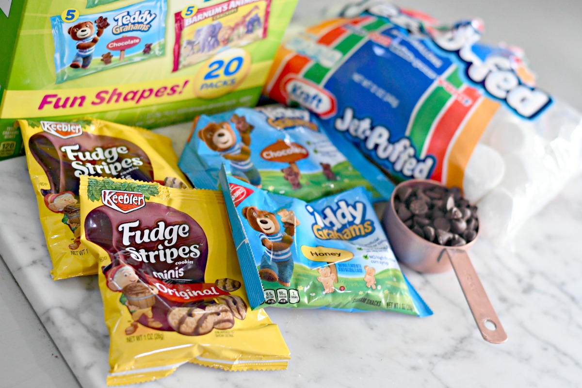 ingredients to make traveling s'mores with individual snack cookies