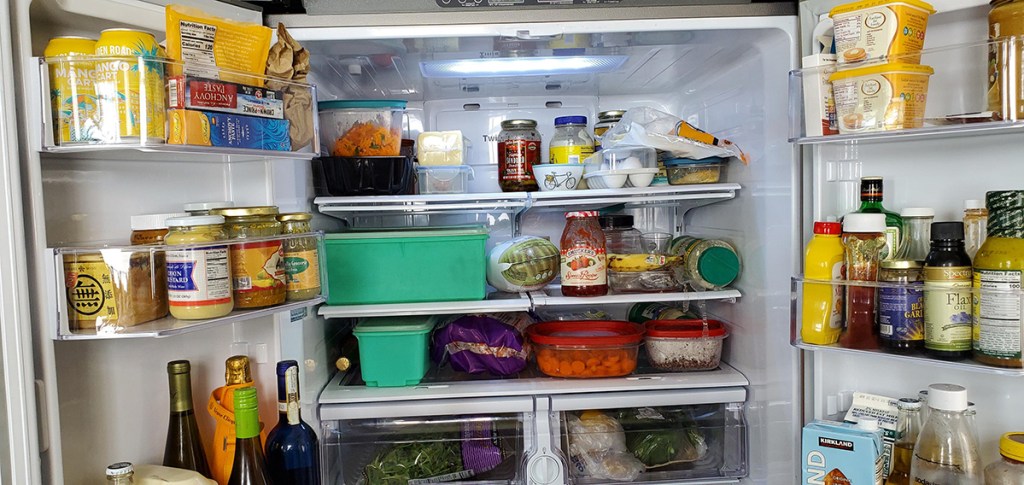 arrangement of food in fridge