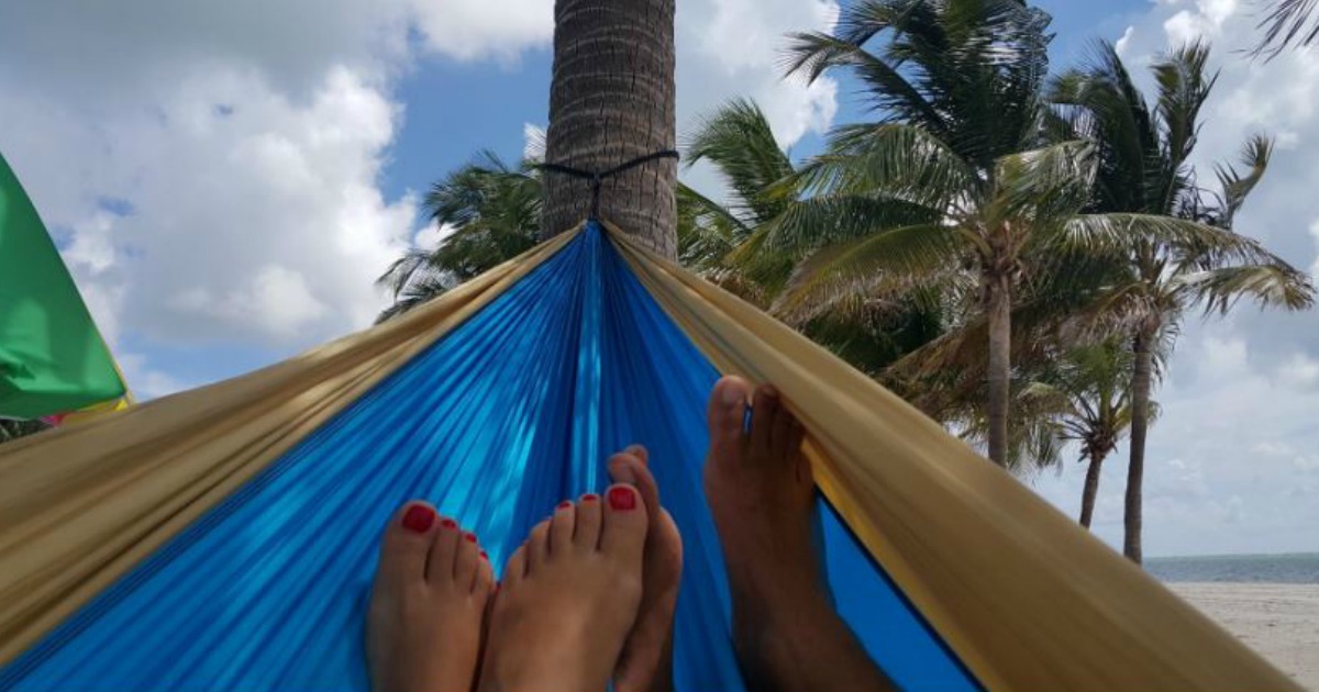 feet in double hammock