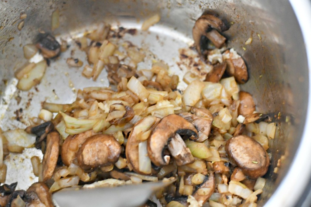 sauteed mushrooms and onions in the instant pot