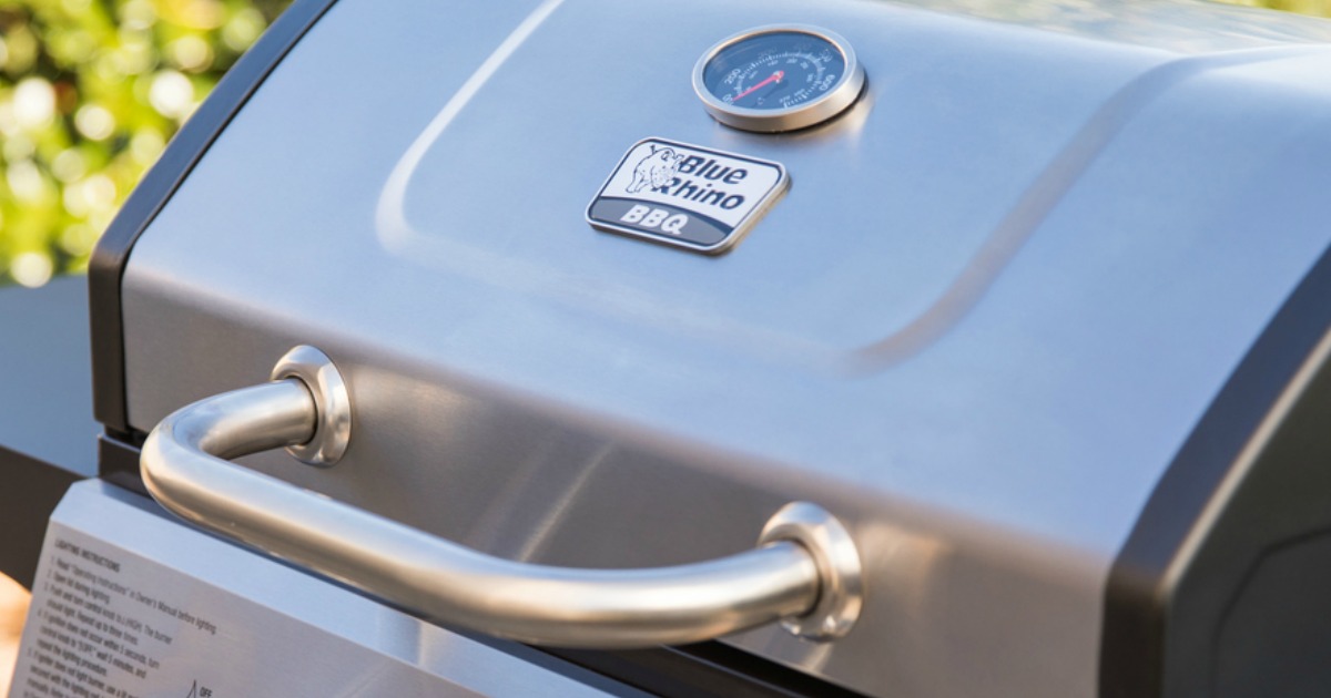 close up view of Blue Rhino grill lid