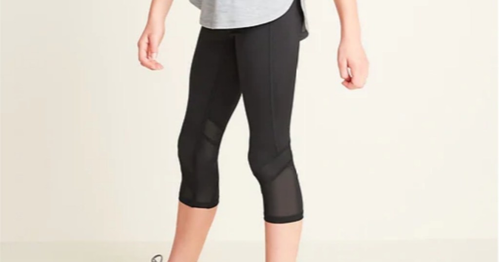 girl wearing Old Navy Girls Compression Leggings