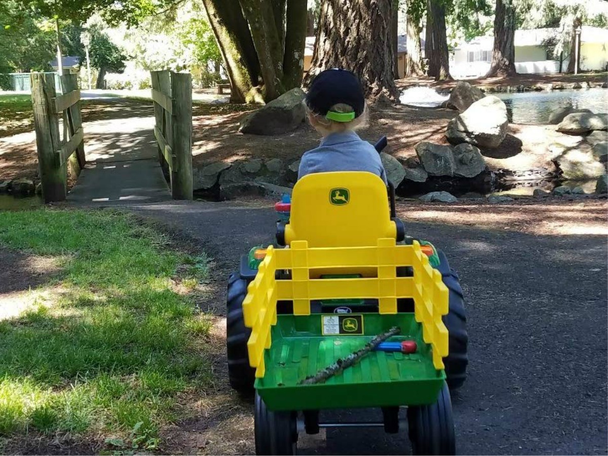 john deere 12v ride on tractor