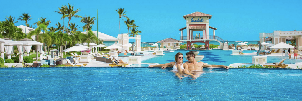 Sandals pool with couple