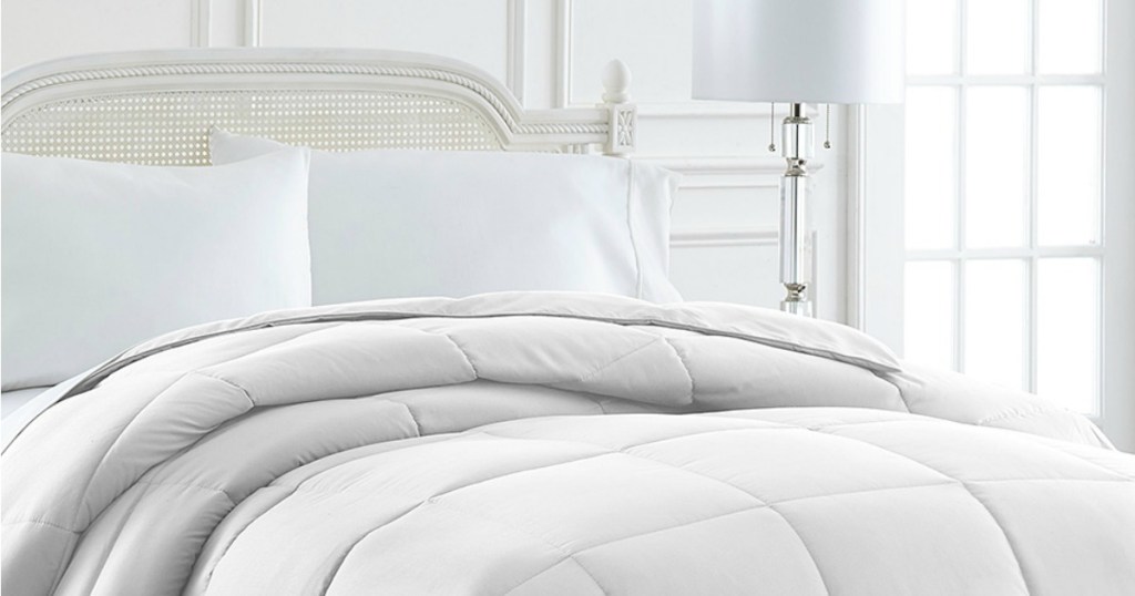 Spirit Linen Home White Down-Alternative Comforter