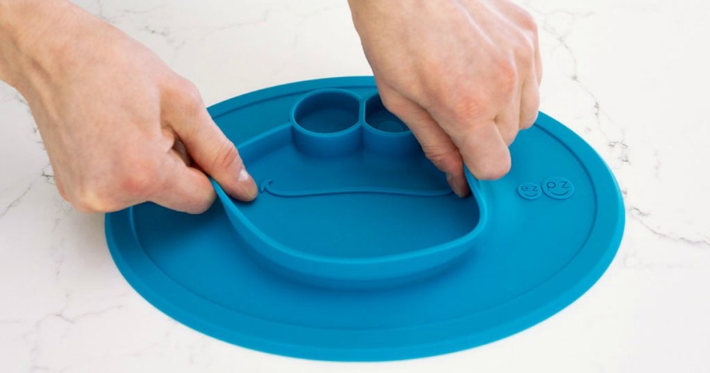 pulling up suction place mat 
