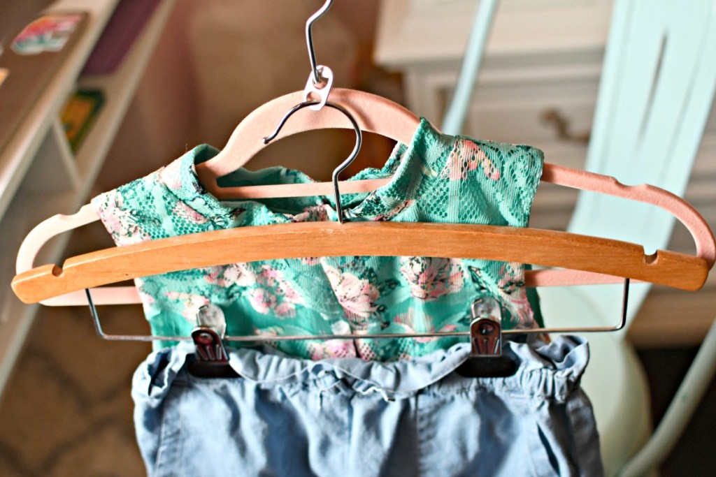 sada can tab to organize outfits for kids 
