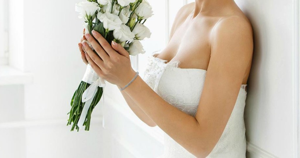 bride wearing a diamond bracelet 
