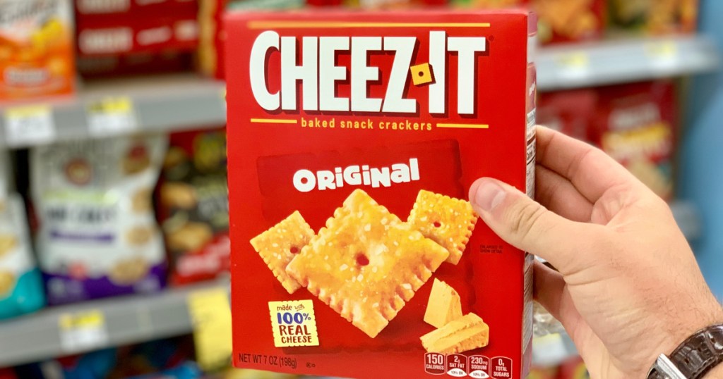 hand holding cheez-its crackers