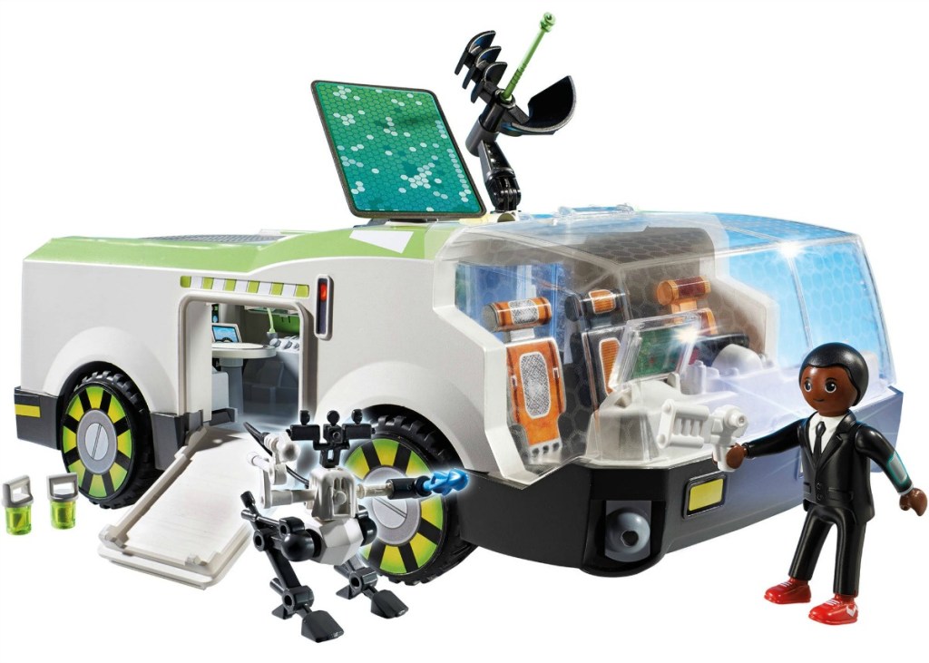 playmobil playset with truck and figures