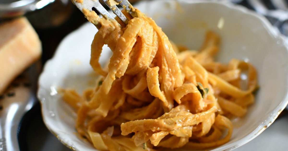 Truth: This Pumpkin Fettuccine Alfredo is the BEST Pasta Dish I've Made