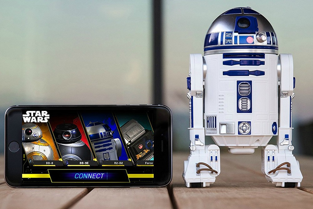 r2d2 droid next to smart phone