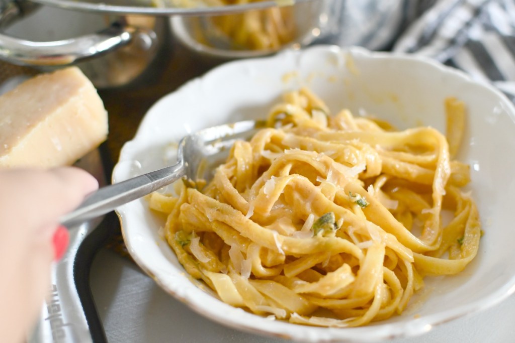 Easy Pumpkin Alfredo Pasta Sauce Recipe