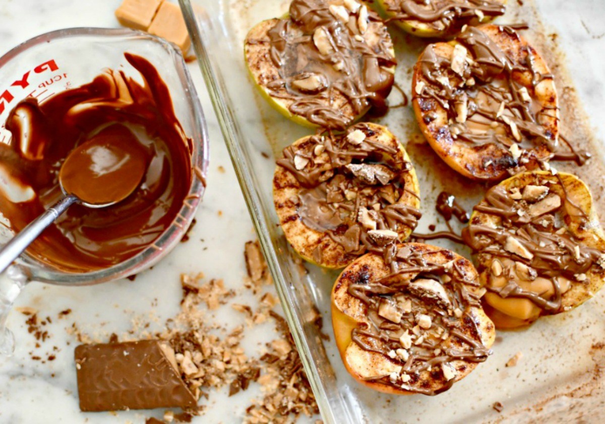 Easy Caramel Stuffed Baked Apples Recipe - So Simple & Yum!