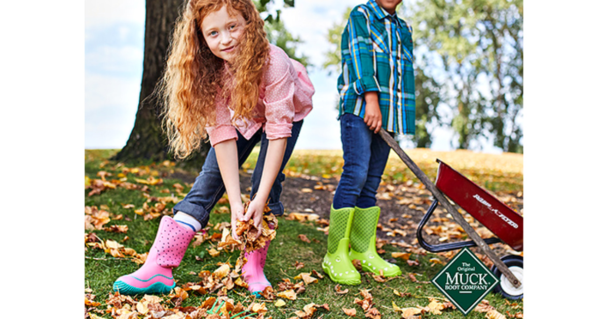 Kid clearance muck boots