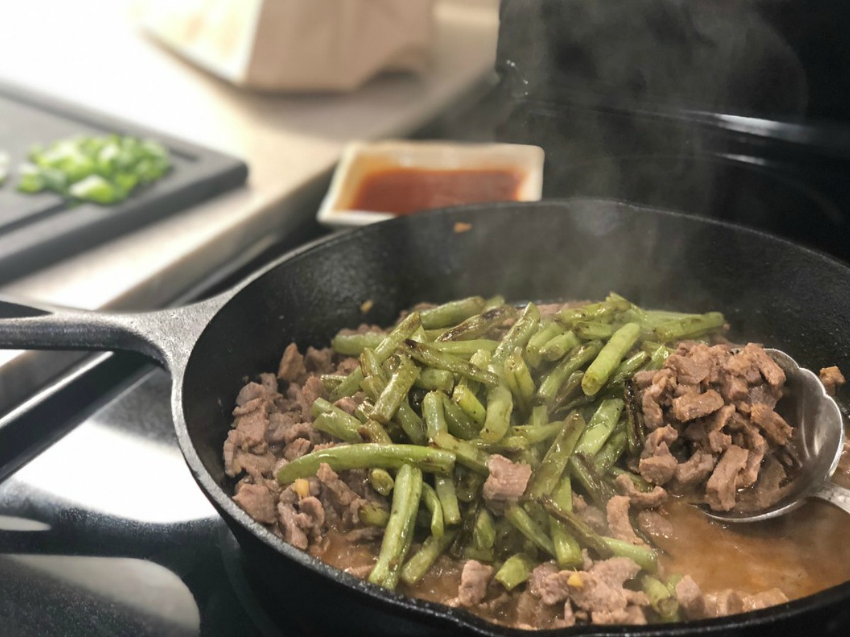 Lodge Skillet with green beans and mangolian beef