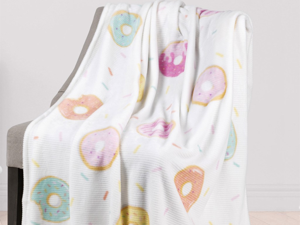 Safdie & Co. Inc. White & Pastel Donuts Ribbed Flannel Throw