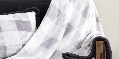 Up to 90% Off Cozy Throw Blankets at Zulily