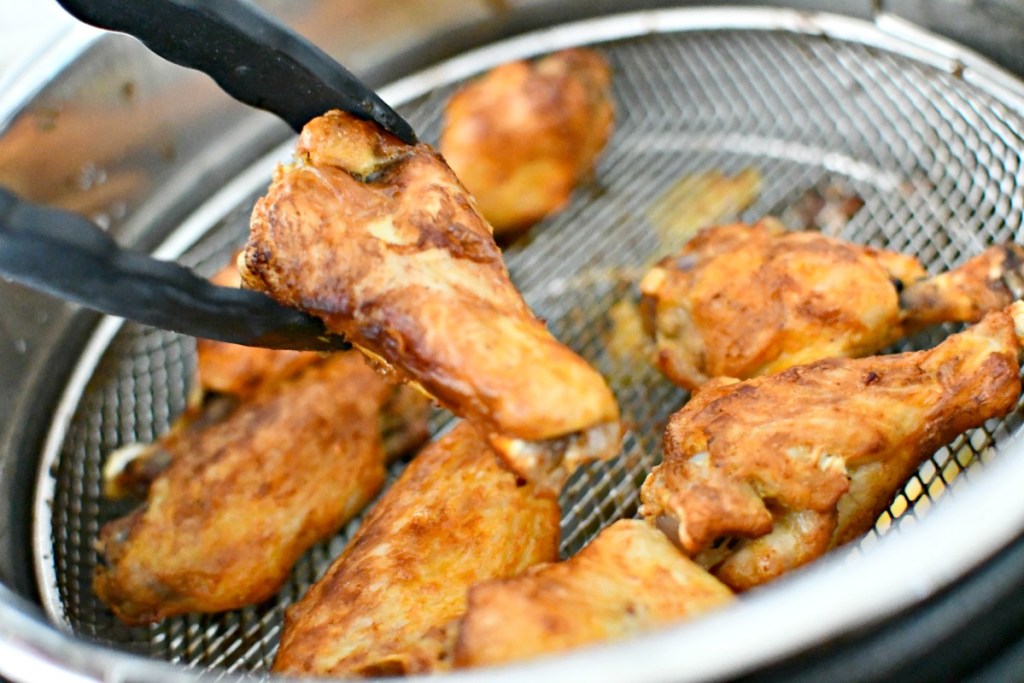 crispy instant pot chicken wings using the Mealthy CrispLid