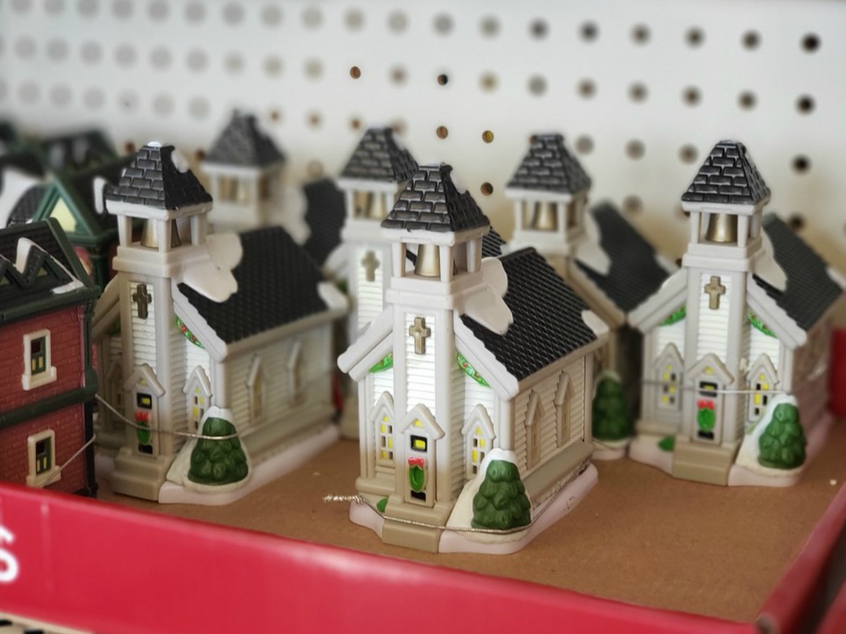 Details about   Cobblestone Corners Miniatures Church for Christmas upc 639277573803 