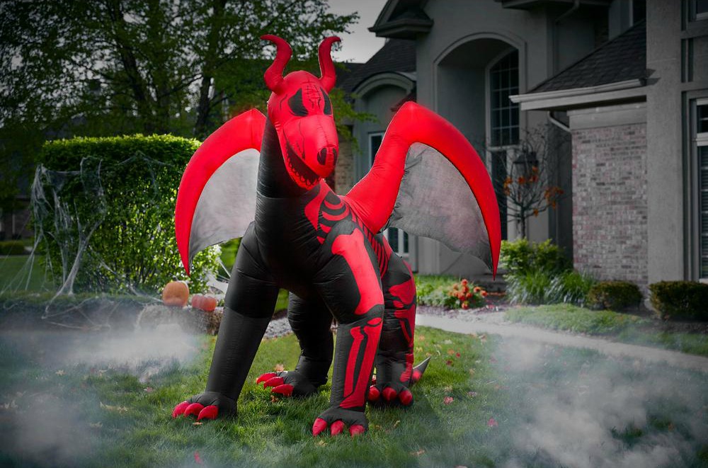 Dragon Inflatable in yard