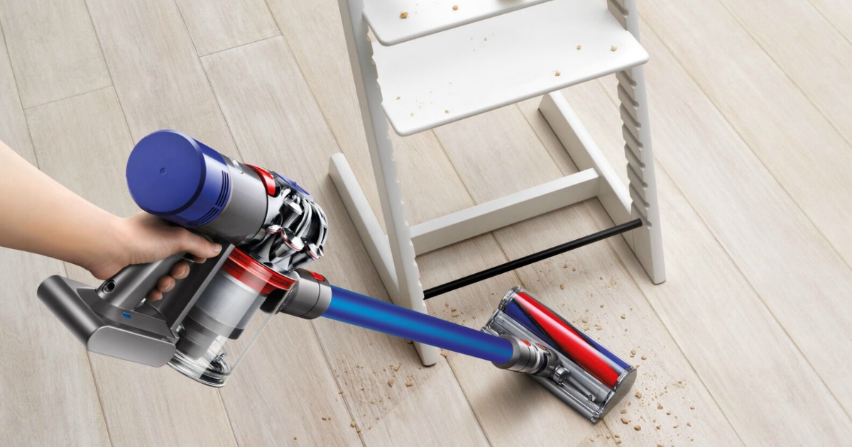 Dyson V7 Cordless Vacuum Cleaner AND 
