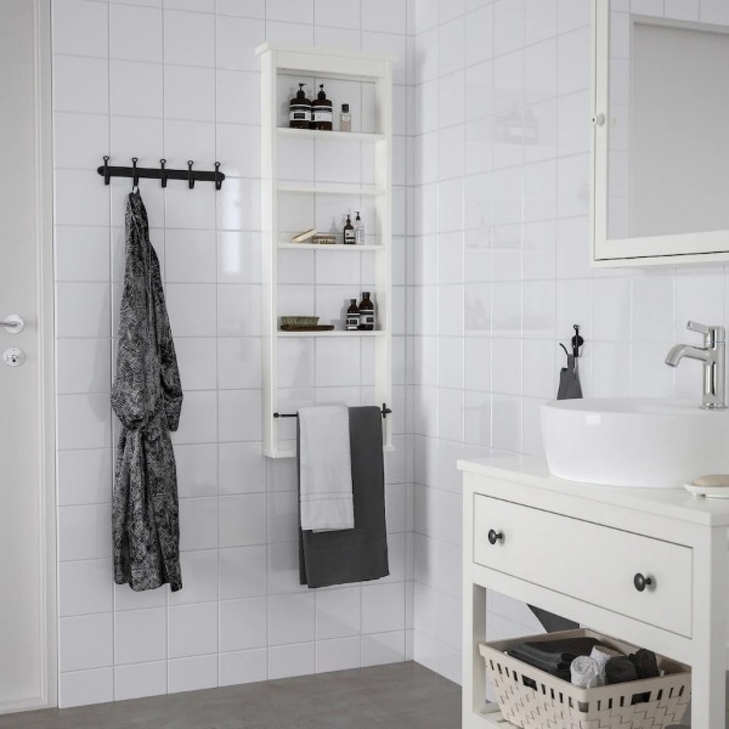 Cheap shelves from IKEA - Hemnes white bathroom shelf with towel rack
