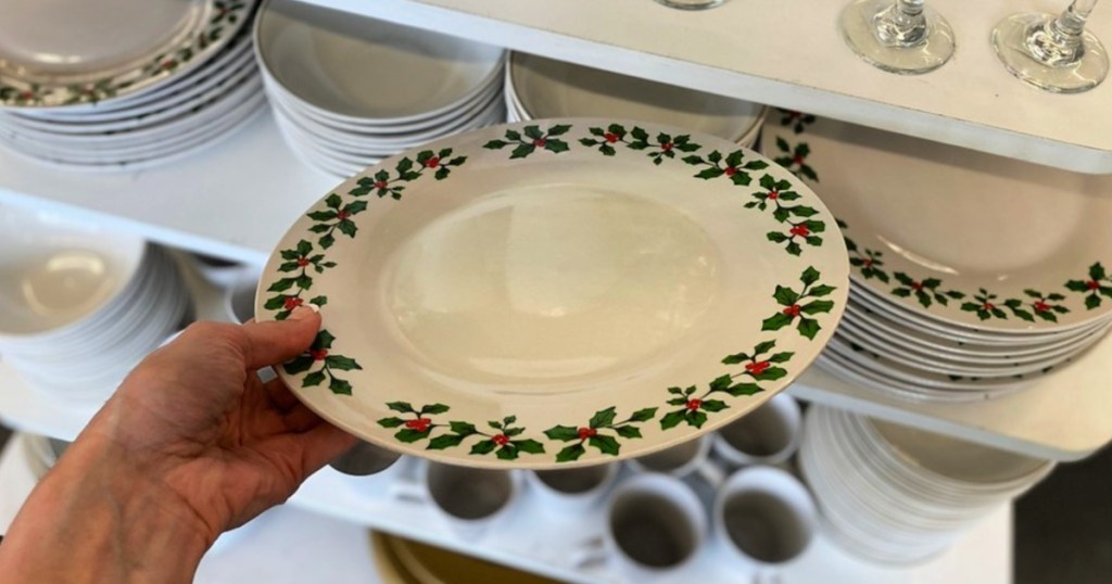 Holly Berry White Stoneware Dinner Plates 10.5 in.