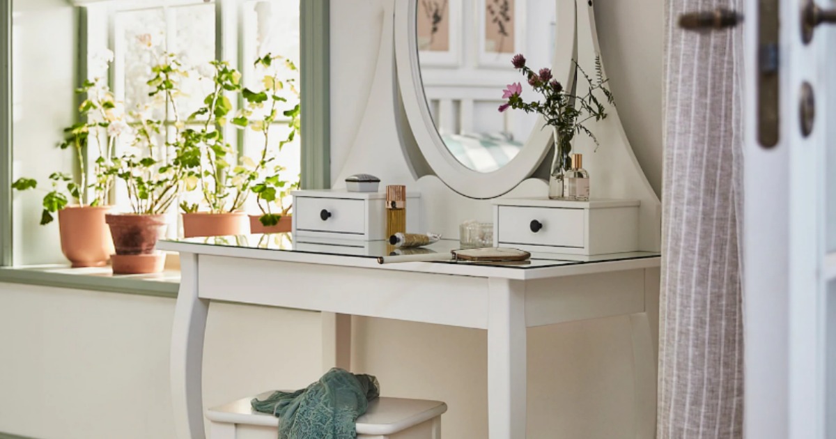The 5 Best Ikea Makeup Vanity Tables, Dressing Table Mirror With Lights Ikea