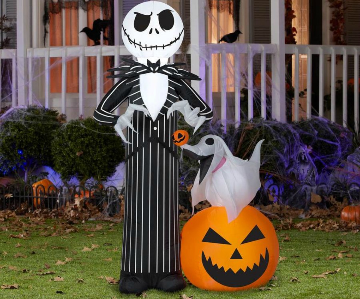 Up To 75 Off Halloween Decor At Lowe S HUGE Inflatables Lighting   Jack Skellington Inflatable 